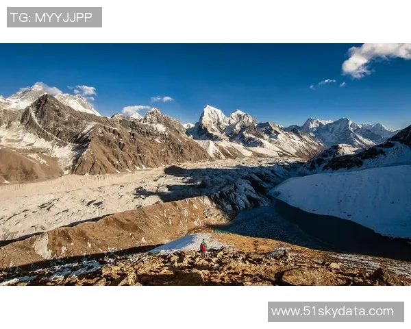 李伟亲授攀岩技巧与心得分享助你轻松征服高峰