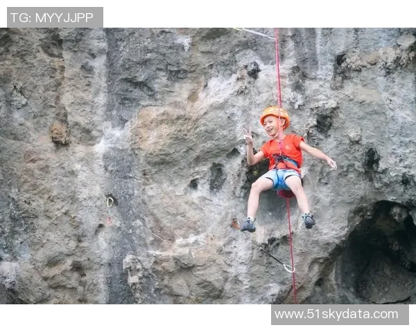 武汉攀岩队的奋斗与荣耀：一段不懈追求的攀岩之旅纪实